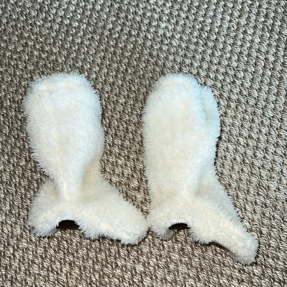 Ando Baby Shoes Teddy Leg Warmer Booties in Creme size 0-12 months